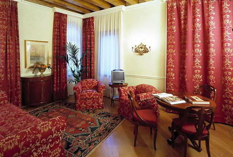 Hotel Suites Torre Dell'Orologio Venetië